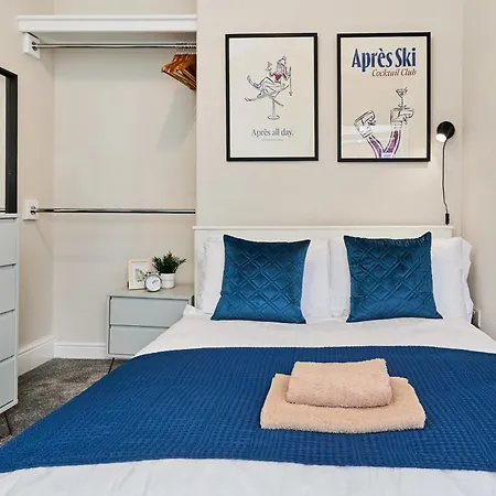 Cosy Two Bed House * Leeds (West Yorkshire)